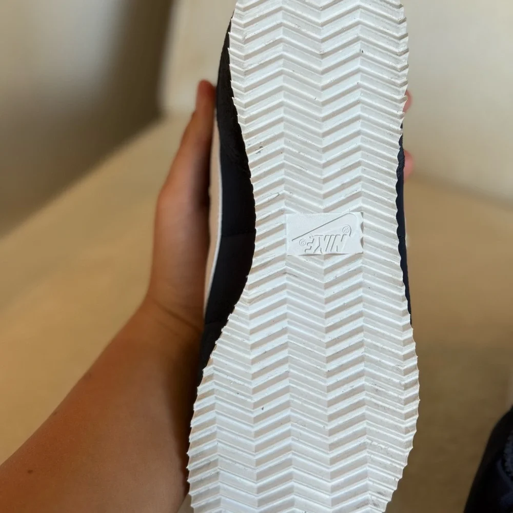 Nike Cortez - Picture 3 of 5